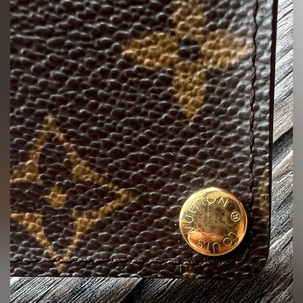 Louis Vuitton Monogram Card Holder - Picture 4 of 7